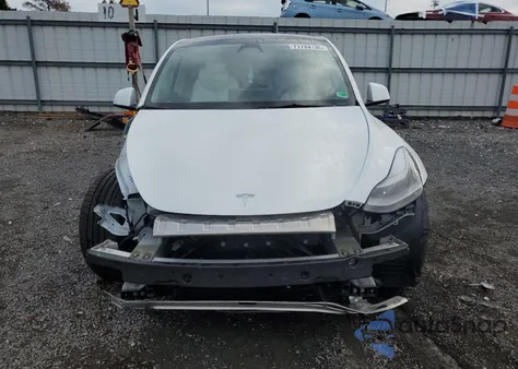 2023 Tesla Model Y z USA, uszkodzony, nr VIN 7SAYGDEF9PF897076